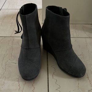 TOMS Suede Wedge Booties Size 6